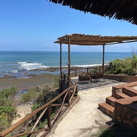 Pangani Cliffs Lodge Bagian luar foto