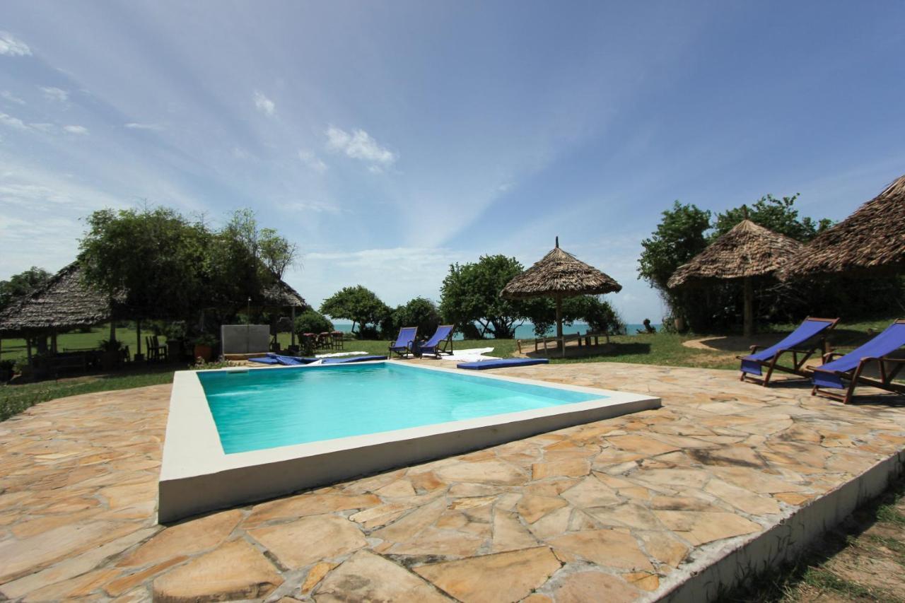 Pangani Cliffs Lodge Bagian luar foto