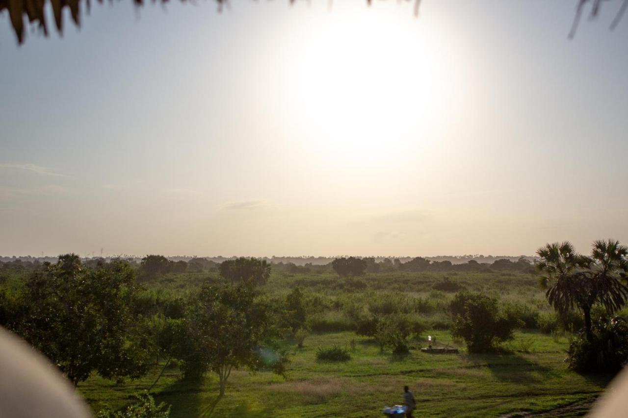 Pangani Cliffs Lodge Bagian luar foto