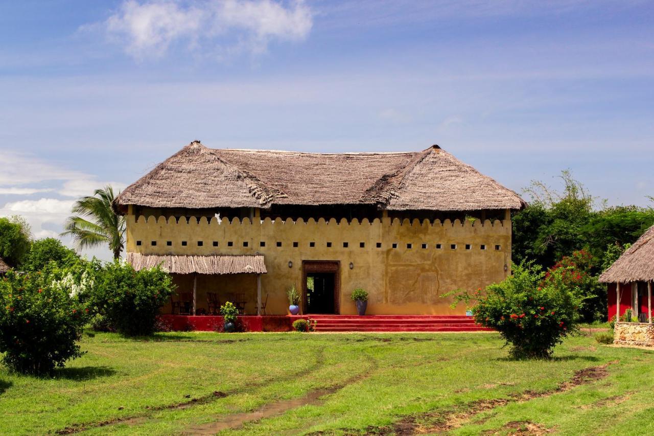 Pangani Cliffs Lodge Bagian luar foto